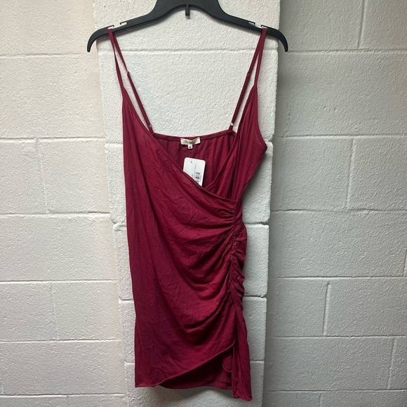 LA MIEL Burgundy Ruched Mini Dress - Picture 1 of 5